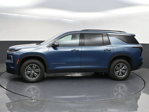 Certified 2026 Chevrolet Traverse LT w/ Enhanced Driving Package FWD image 4