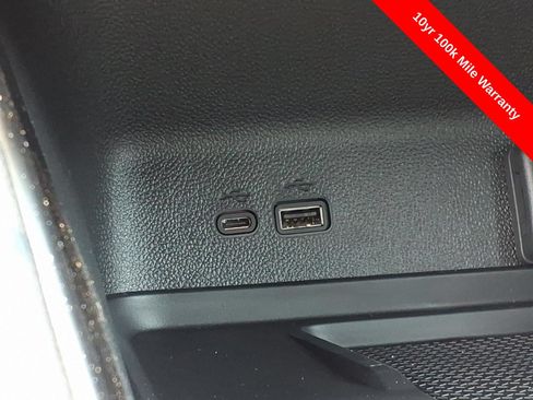 New 2026 Chevrolet Traverse LT w/ Sun and Wheel Package FWD image 23