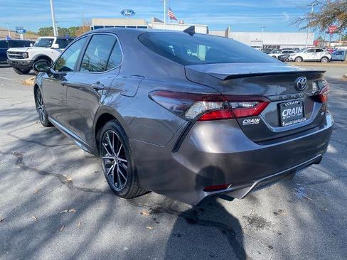 Used 2021 Toyota Camry SE image 5