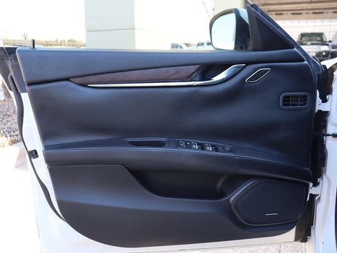 Used 2017 Maserati Quattroporte S image 48