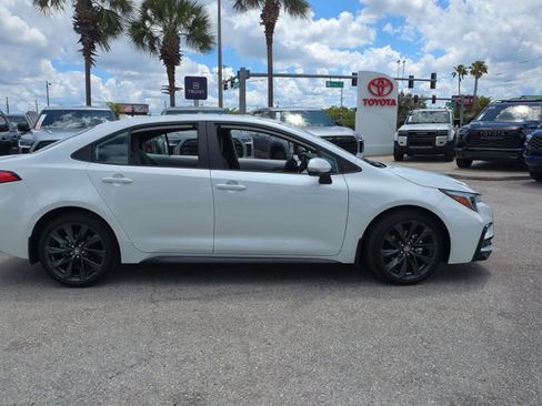 Certified 2025 Toyota Corolla SE FWD image 4