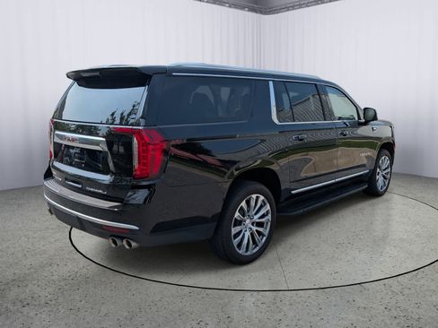 Used 2023 GMC Yukon XL Denali AWD/4WD image 3