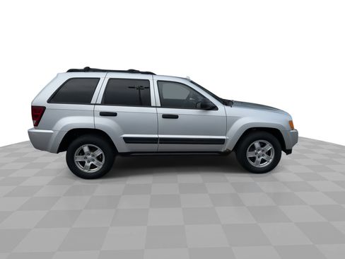 Used 2005 Jeep Grand Cherokee Laredo image 9