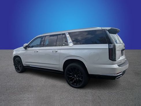 Used 2025 Cadillac Escalade ESV Premium Luxury w/ Touring Package AWD/4WD image 3