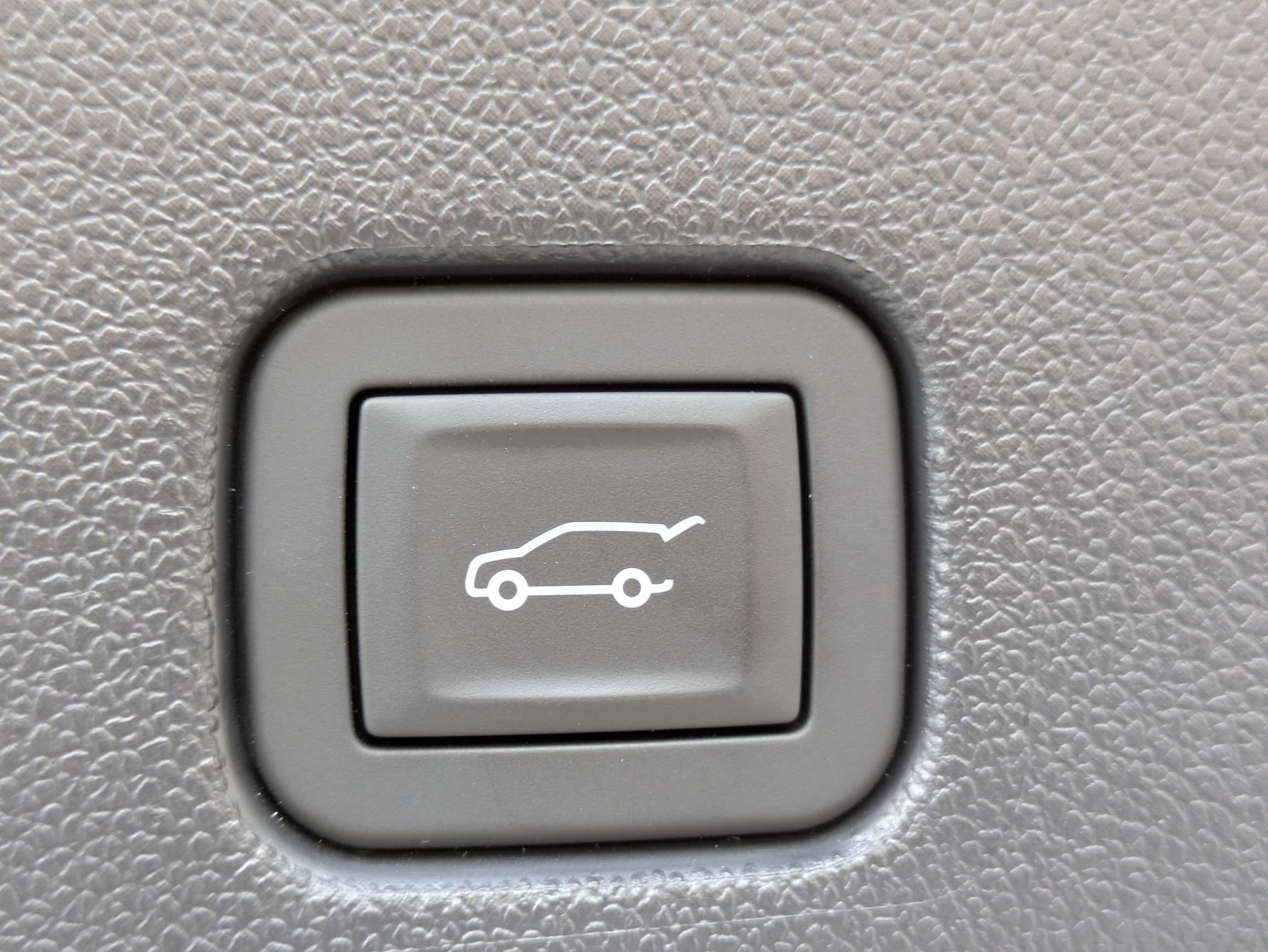 Used 2025 Chevrolet Traverse LT FWD image 8