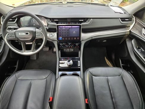 Used 2023 Jeep Grand Cherokee L Limited image 16