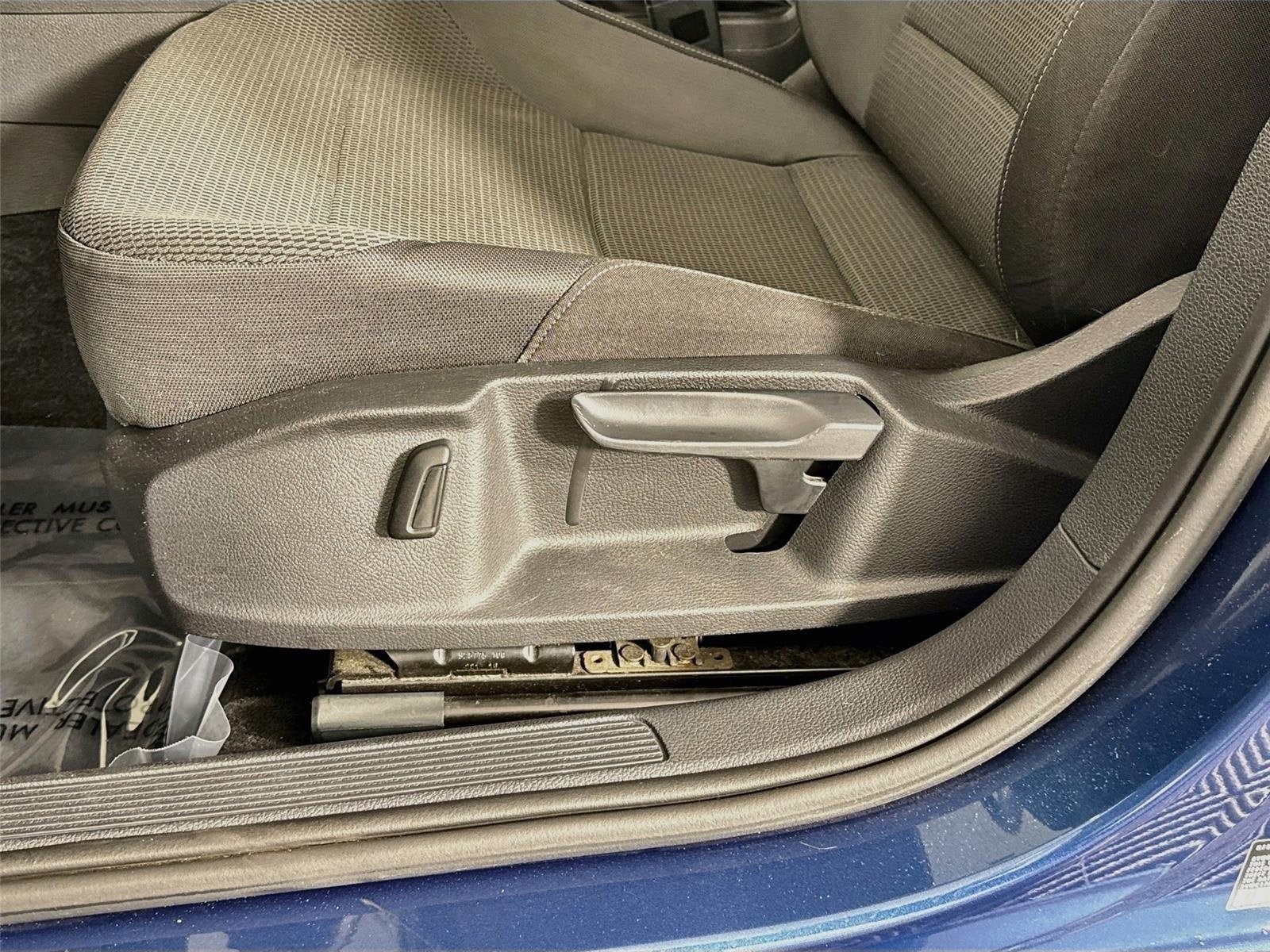 Used 2017 Volkswagen Golf S FWD image 19