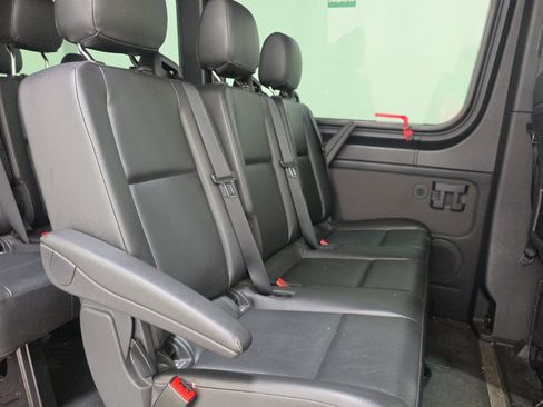 Used 2024 Mercedes-Benz Sprinter 2500 image 11