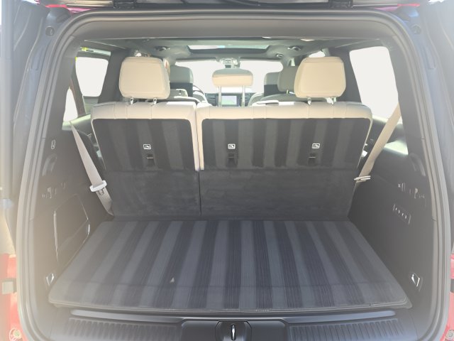 Used 2025 Jeep Wagoneer Series III w/ Premium Group I AWD/4WD image 32