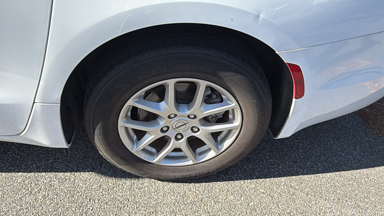 Used 2024 Chrysler Pacifica Touring-L FWD image 12