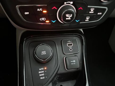 Used 2021 Jeep Compass Limited AWD/4WD image 8