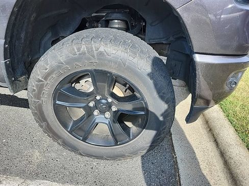 Used 2021 RAM 1500 Big Horn AWD/4WD image 4