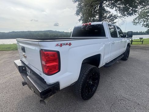 Used 2017 Chevrolet Silverado 2500 LT AWD/4WD image 8