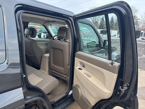 Used 2010 Jeep Liberty Sport image 17