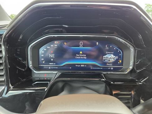 Used 2025 Chevrolet Silverado 1500 LT AWD/4WD image 20