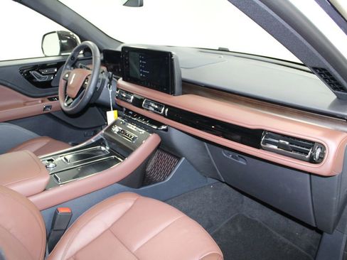 New 2026 Lincoln Aviator Reserve image 30