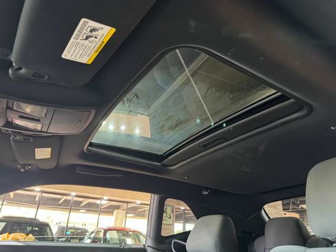 Used 2014 Dodge Challenger R/T RWD image 27