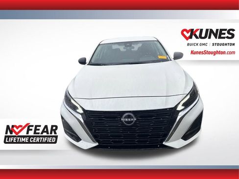 Used 2025 Nissan Altima 2.5 SV FWD image 4