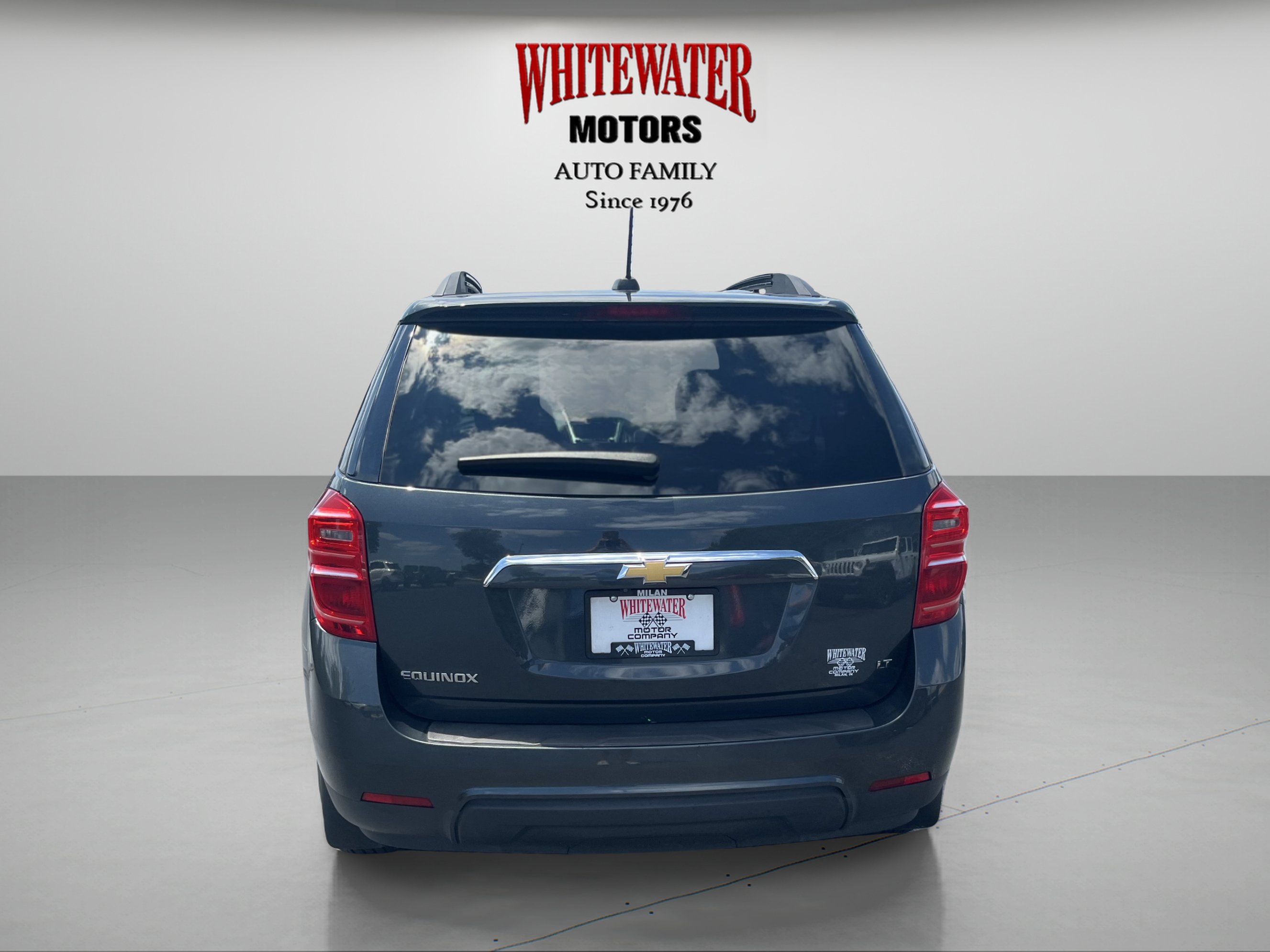 Used 2017 Chevrolet Equinox LT w/ Convenience Package FWD image 4