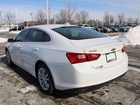 Used 2017 Chevrolet Malibu LT image 5