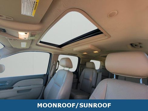 Used 2014 Chevrolet Suburban LTZ AWD/4WD image 8