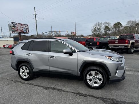 Used 2020 Toyota RAV4 XLE image 22