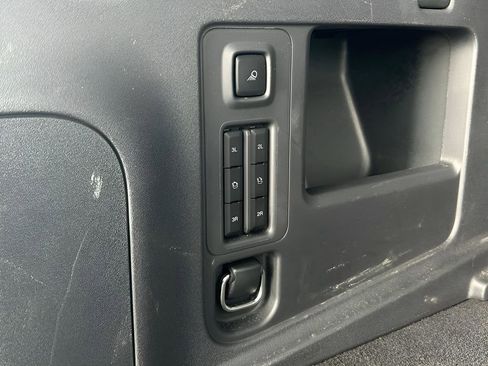 Certified 2025 Ford Expedition Platinum image 31