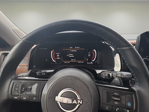 Used 2023 Nissan Pathfinder Platinum AWD/4WD image 9
