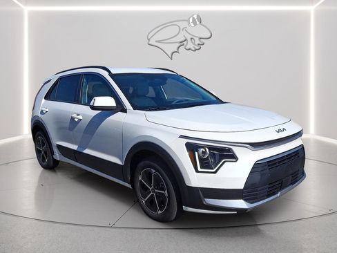Used 2025 Kia Niro EX image 6