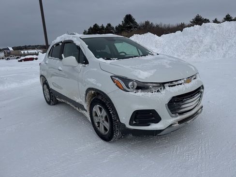 Used 2019 Chevrolet Trax LT w/ LT Convenience Package image 7