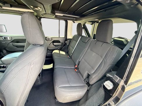 Used 2022 Jeep Wrangler Unlimited Sport w/ Sun And Sound Package AWD/4WD image 27