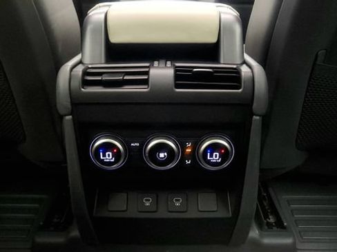 Used 2024 Land Rover Defender 110 X-Dynamic SE AWD/4WD image 51