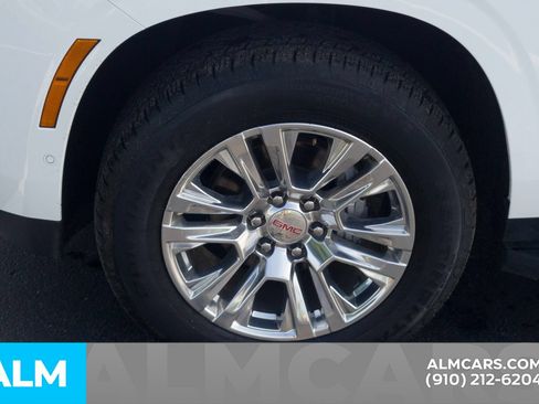 Used 2025 GMC Yukon XL Denali AWD/4WD image 15