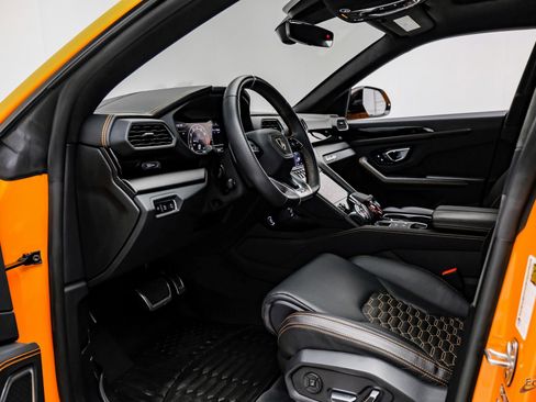 Used 2024 Lamborghini Urus S image 37