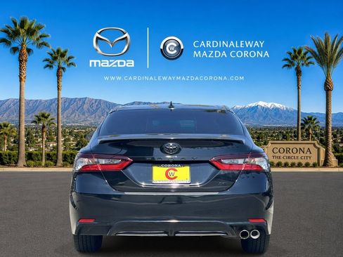 Used 2022 Toyota Camry SE FWD image 4