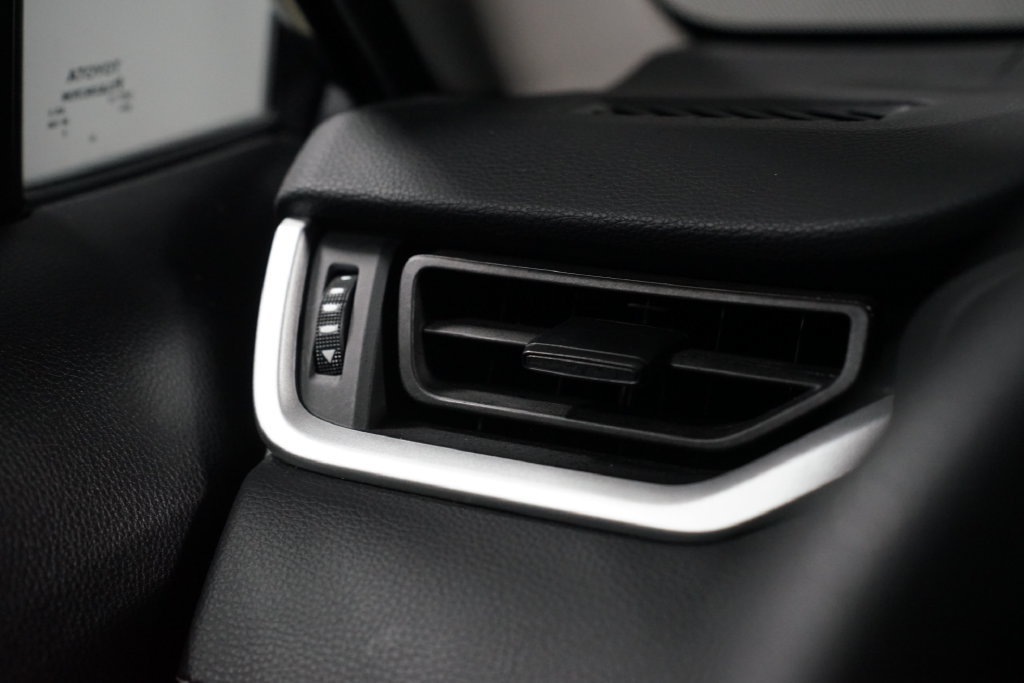 Certified 2025 Toyota RAV4 XLE FWD image 25