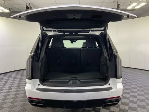 Used 2025 Cadillac Escalade Sport AWD/4WD image 29