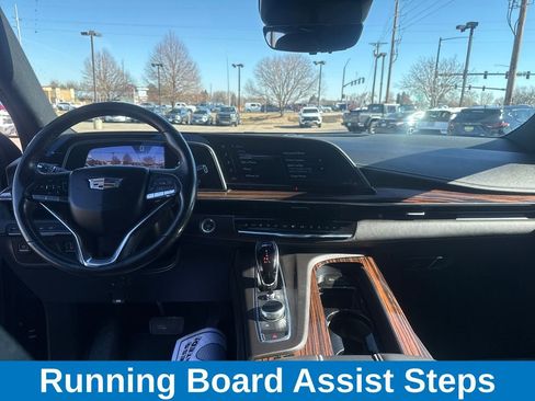 Used 2023 Cadillac Escalade Premium Luxury image 14