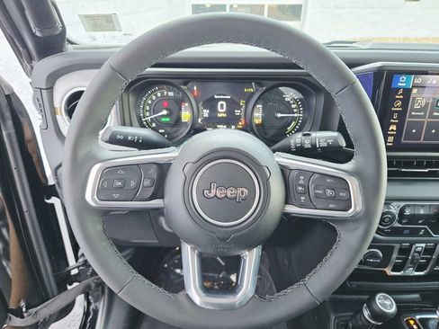Certified 2025 Jeep Wrangler Unlimited Sahara AWD/4WD image 22