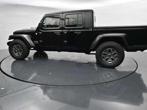 Used 2021 Jeep Gladiator Overland AWD/4WD image 5