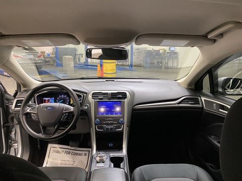 Used 2020 Ford Fusion SE image 21