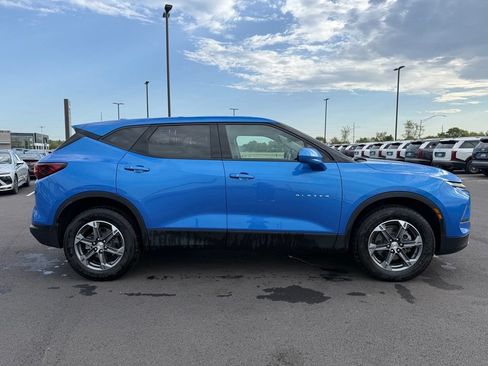 Used 2025 Chevrolet Blazer LT AWD/4WD image 4