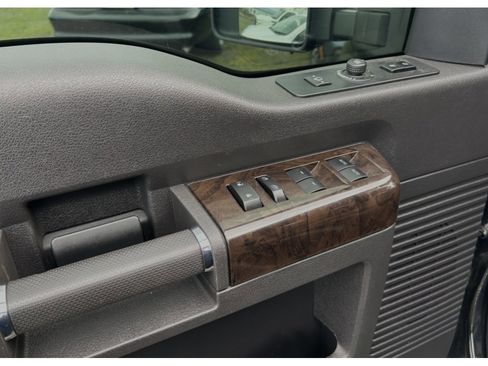 Used 2016 Ford F350 Platinum w/ Platinum Package image 10