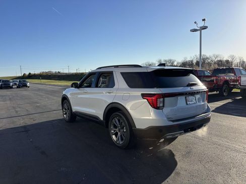 New 2026 Ford Explorer Active w/ Active Comfort Package image 5