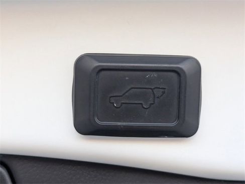 Used 2025 Toyota RAV4 XLE image 14