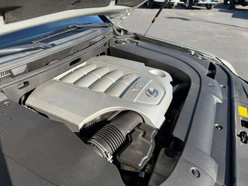 Used 2011 Lexus LX 570 4WD w/ Luxury Pkg image 28