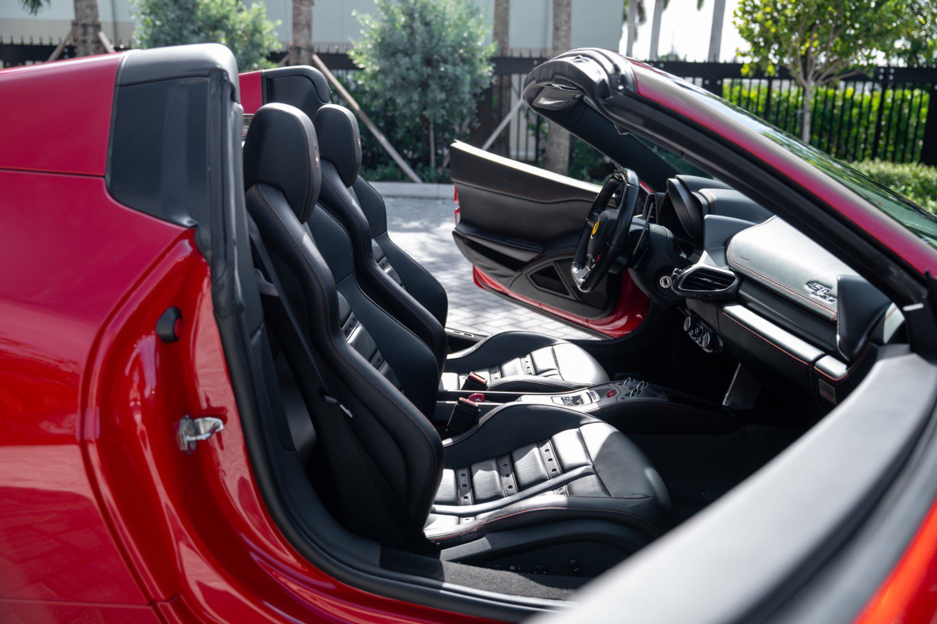 Used 2013 Ferrari 458 Spider RWD image 38