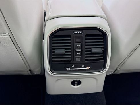 Certified 2025 Porsche Macan image 29