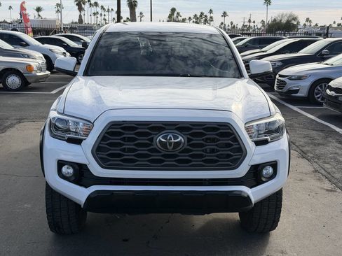 Used 2020 Toyota Tacoma TRD Off-Road w/ Technology Package image 15