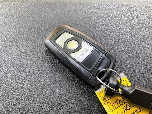 Used 2015 BMW 320i Sedan RWD image 14